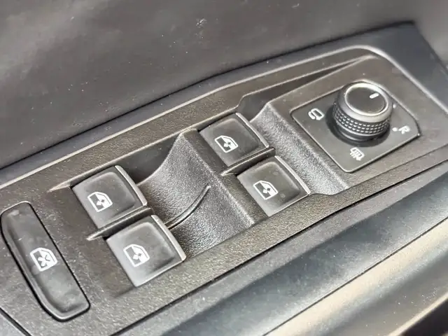 Volkswagen T-Roc view 21