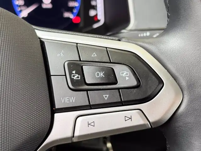 Volkswagen T-Roc view 24