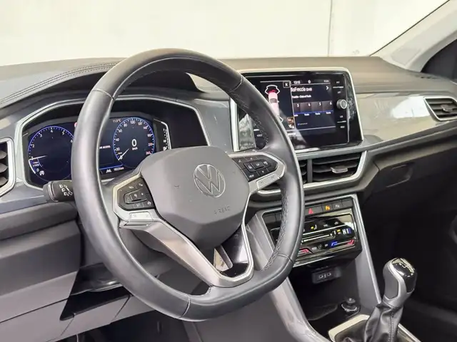 Volkswagen T-Roc view 20
