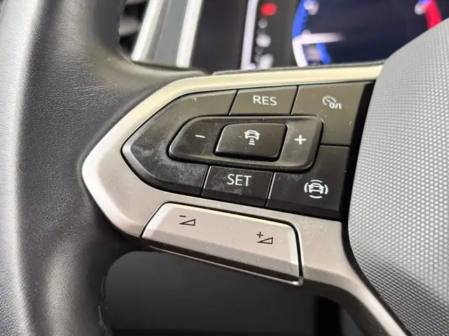 Volkswagen T-Roc view 23