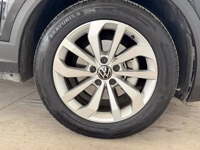 Volkswagen T-Roc view 16