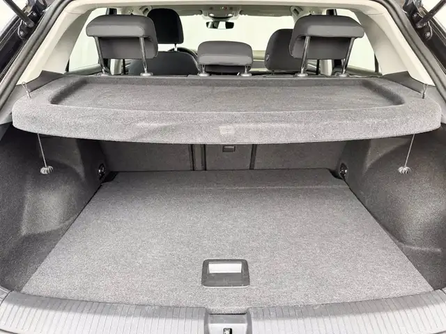 Volkswagen T-Roc view 13