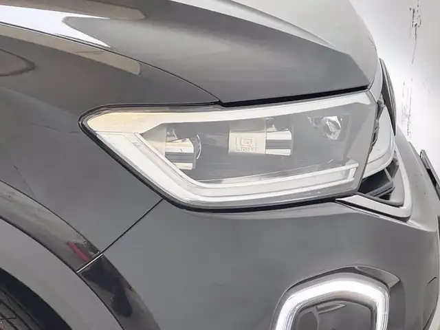 Volkswagen T-Roc view 15