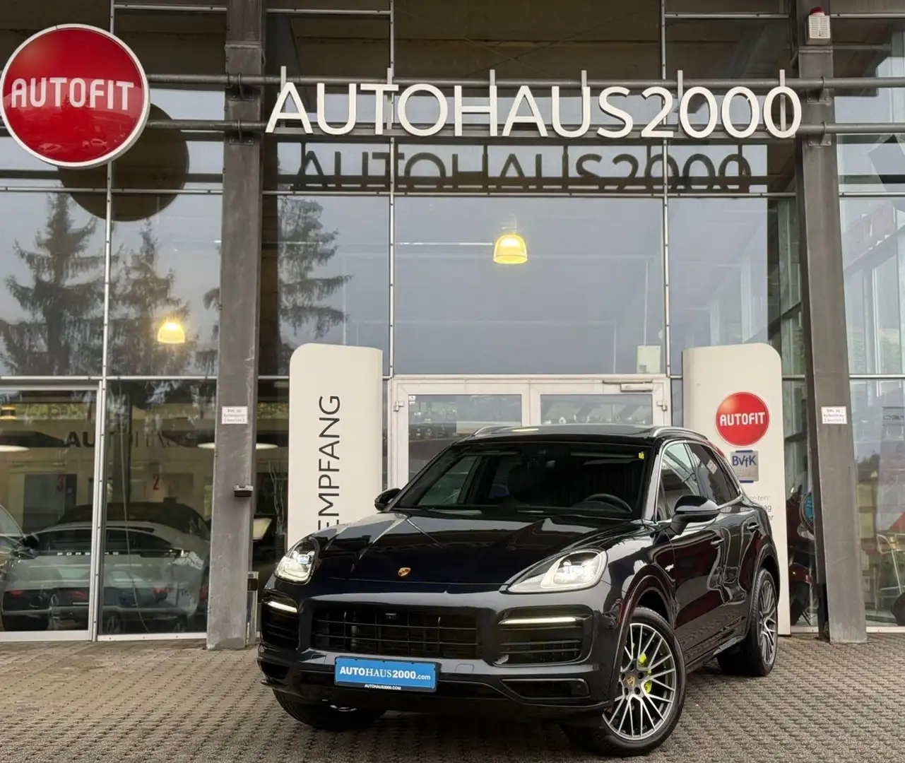 Porsche Cayenne E-Hybrid/SPORT-DES/SPORT-CR/360/21"/PANO Blau - 1