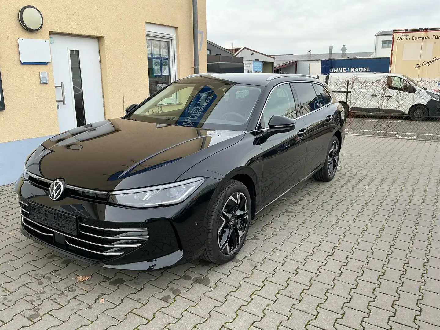 Volkswagen Passat Variant Elegance 18 Zoll 360° Kamera Travel Assist Navi... Schwarz - 1