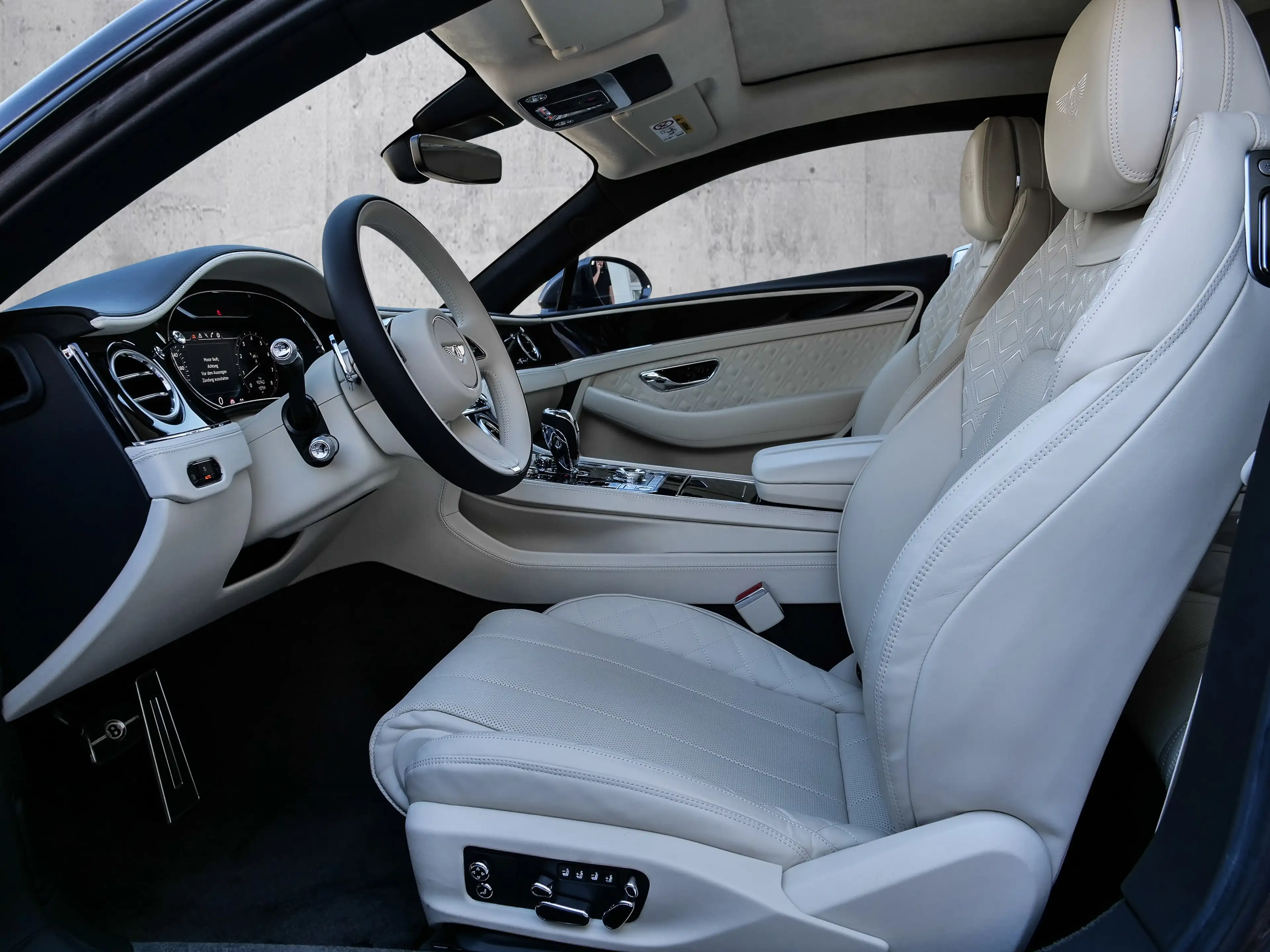 Bentley Continental GT Speed Magnetic, Rotating Display — photo 8