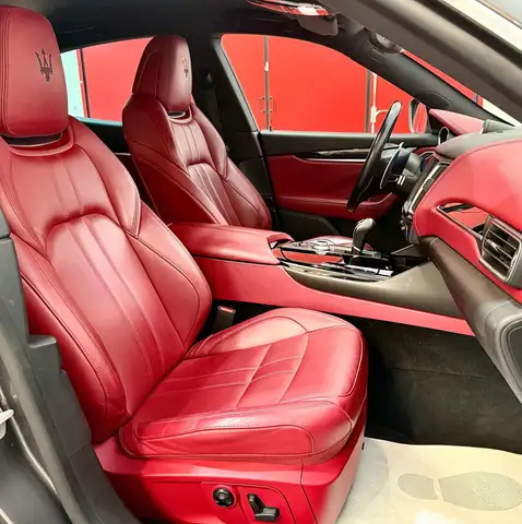Maserati Levante view 13