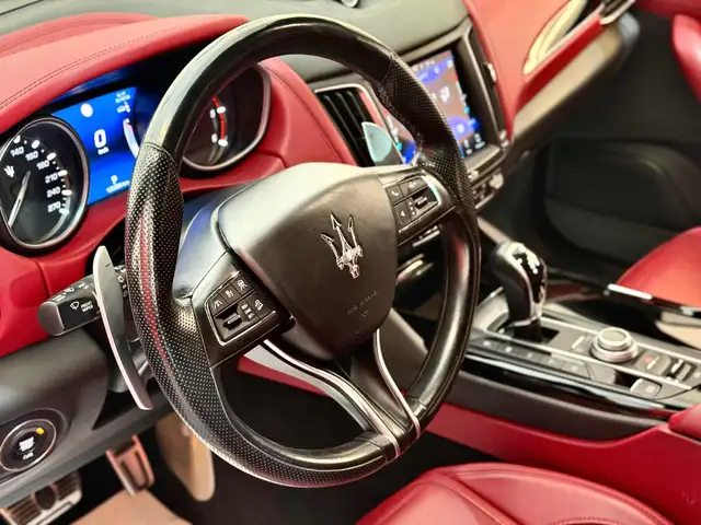 Maserati Levante view 10