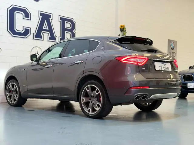 Maserati Levante view 7