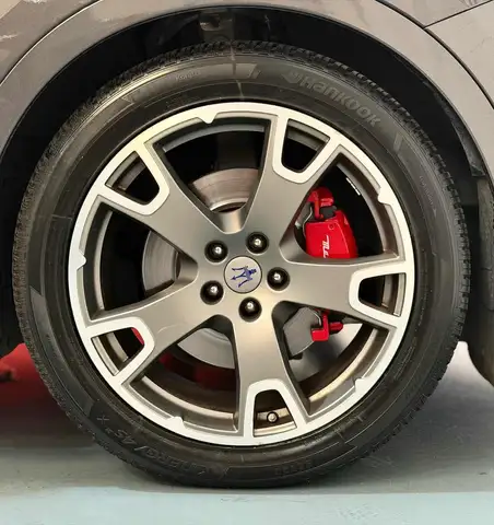 Maserati Levante view 19