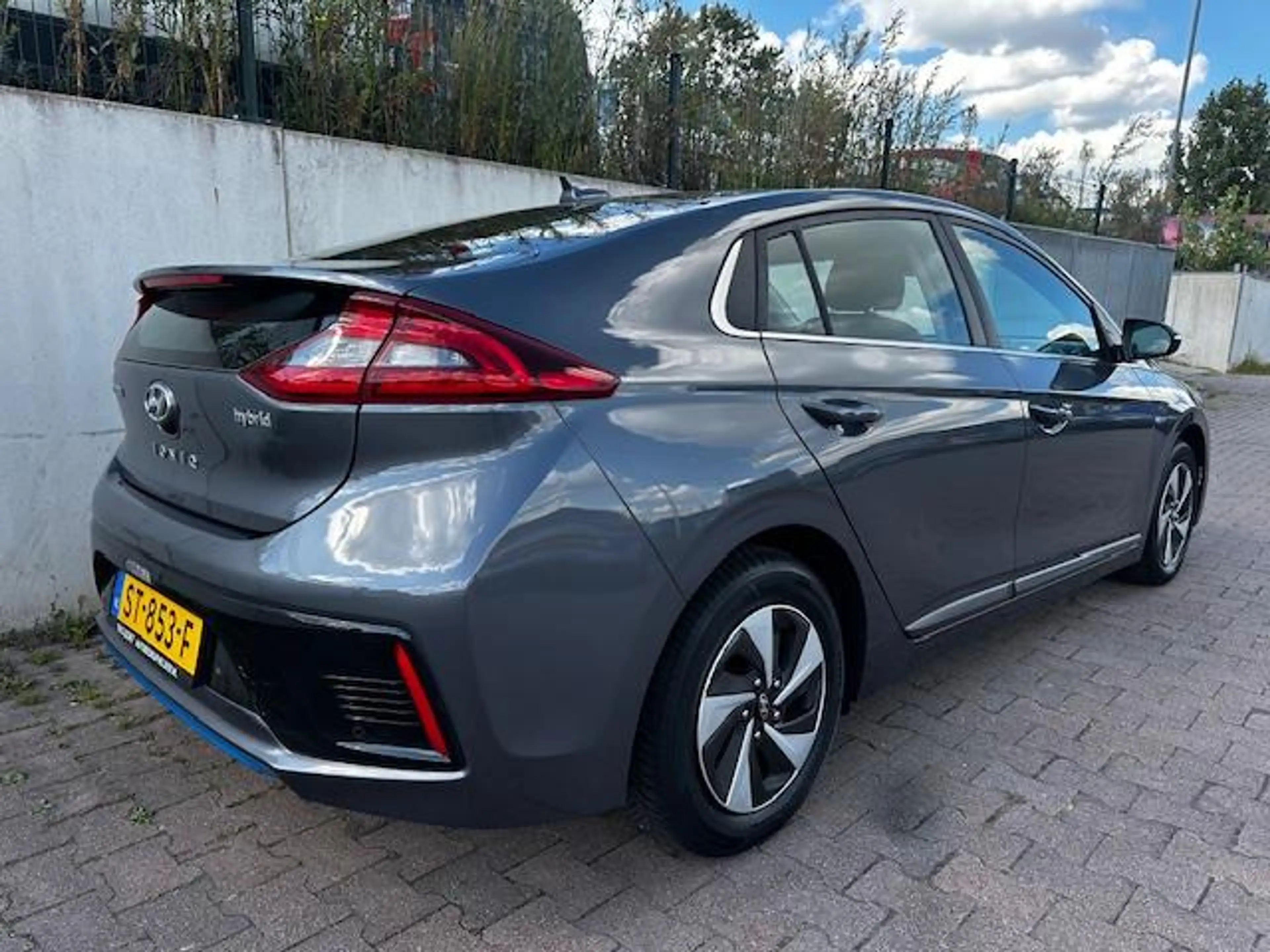 Hyundai IONIQ 1.6 GDi Comfort HYBRID/CARPLAY/NAVI/CRUISE/PDC/AUT — photo 7