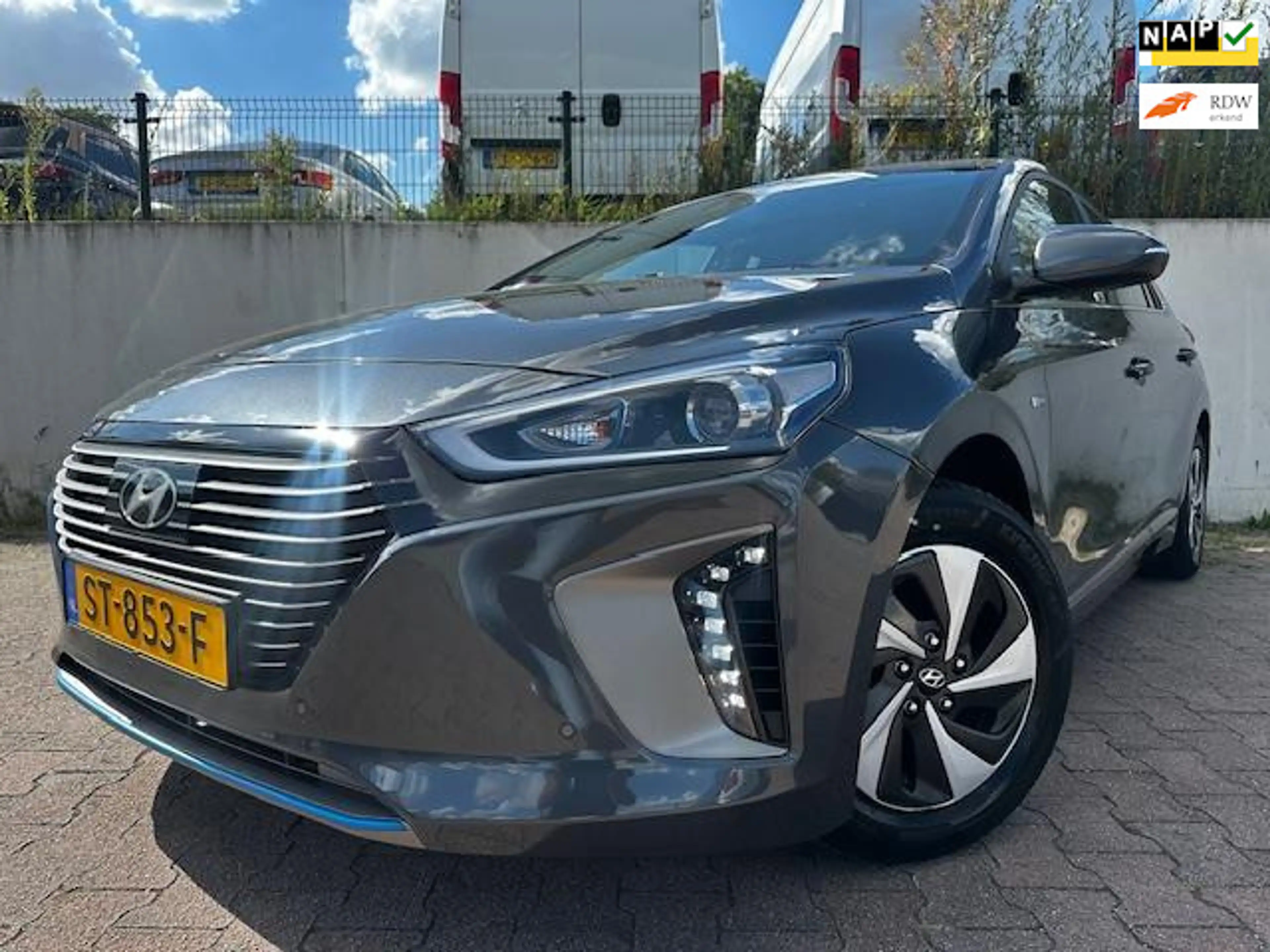 Hyundai IONIQ 1.6 GDi Comfort HYBRID/CARPLAY/NAVI/CRUISE/PDC/AUT