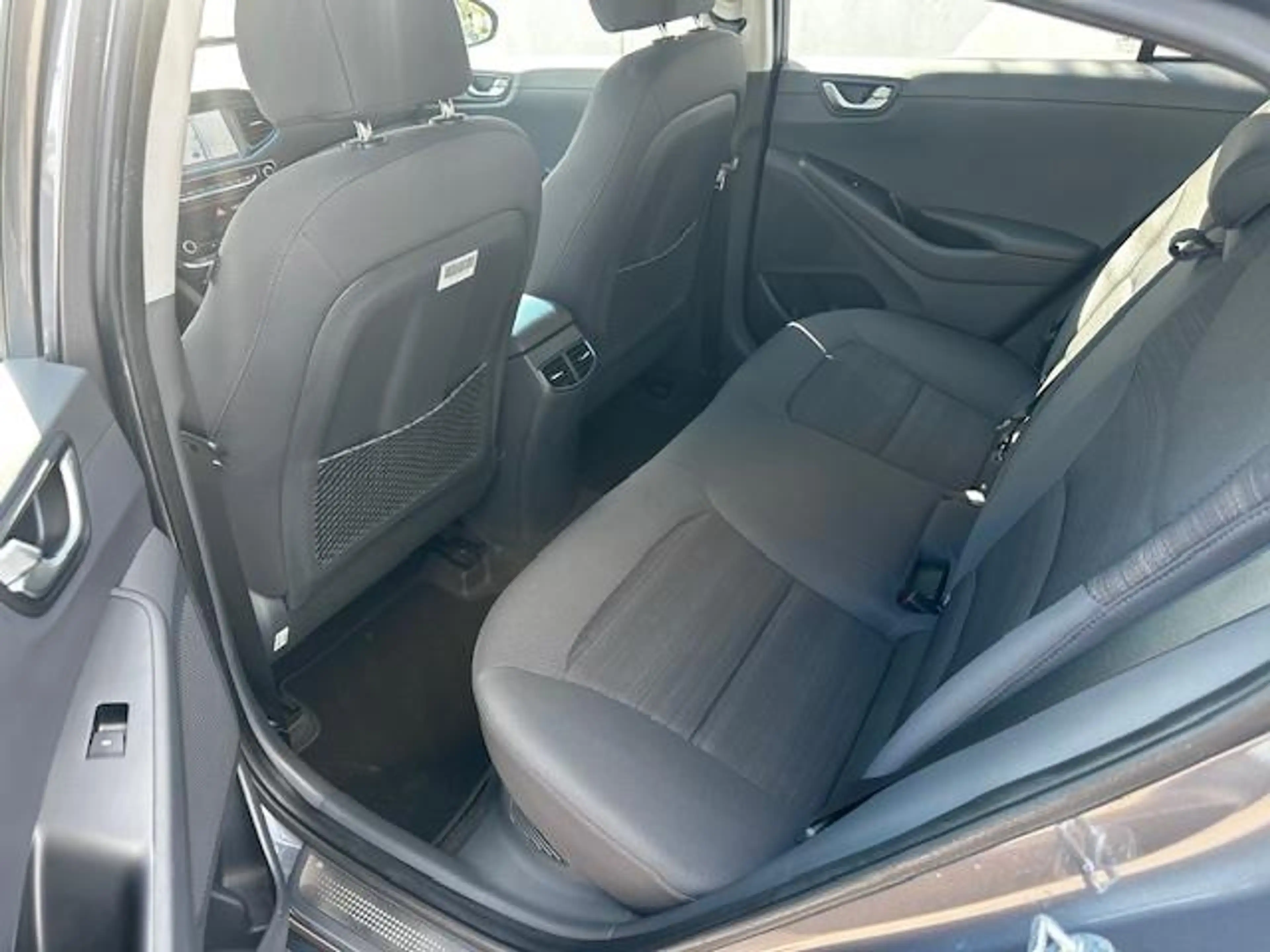 Hyundai IONIQ 1.6 GDi Comfort HYBRID/CARPLAY/NAVI/CRUISE/PDC/AUT — photo 12