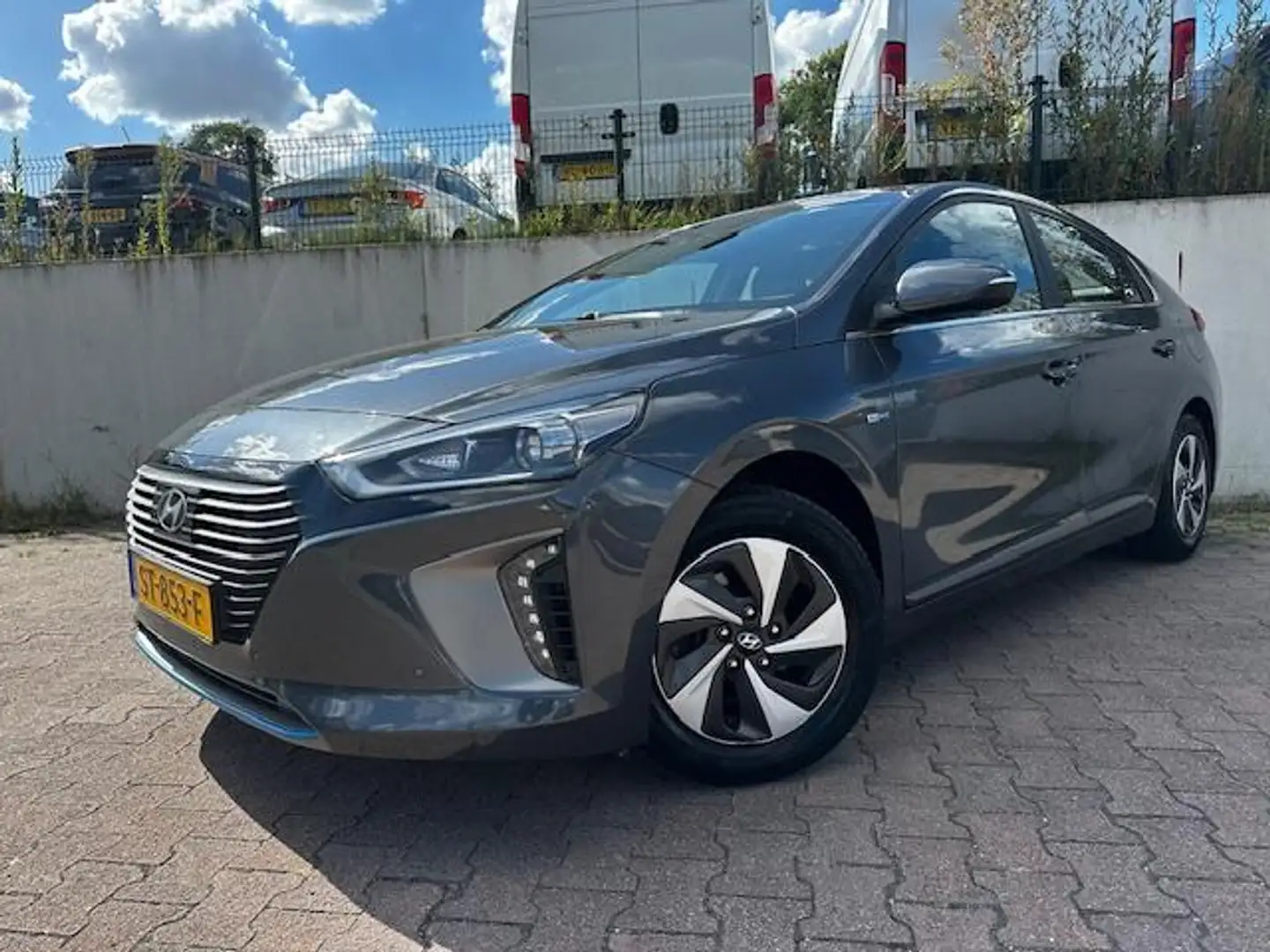 Hyundai IONIQ 1.6 GDi Comfort HYBRID/CARPLAY/NAVI/CRUISE/PDC/AUT Gris - 2