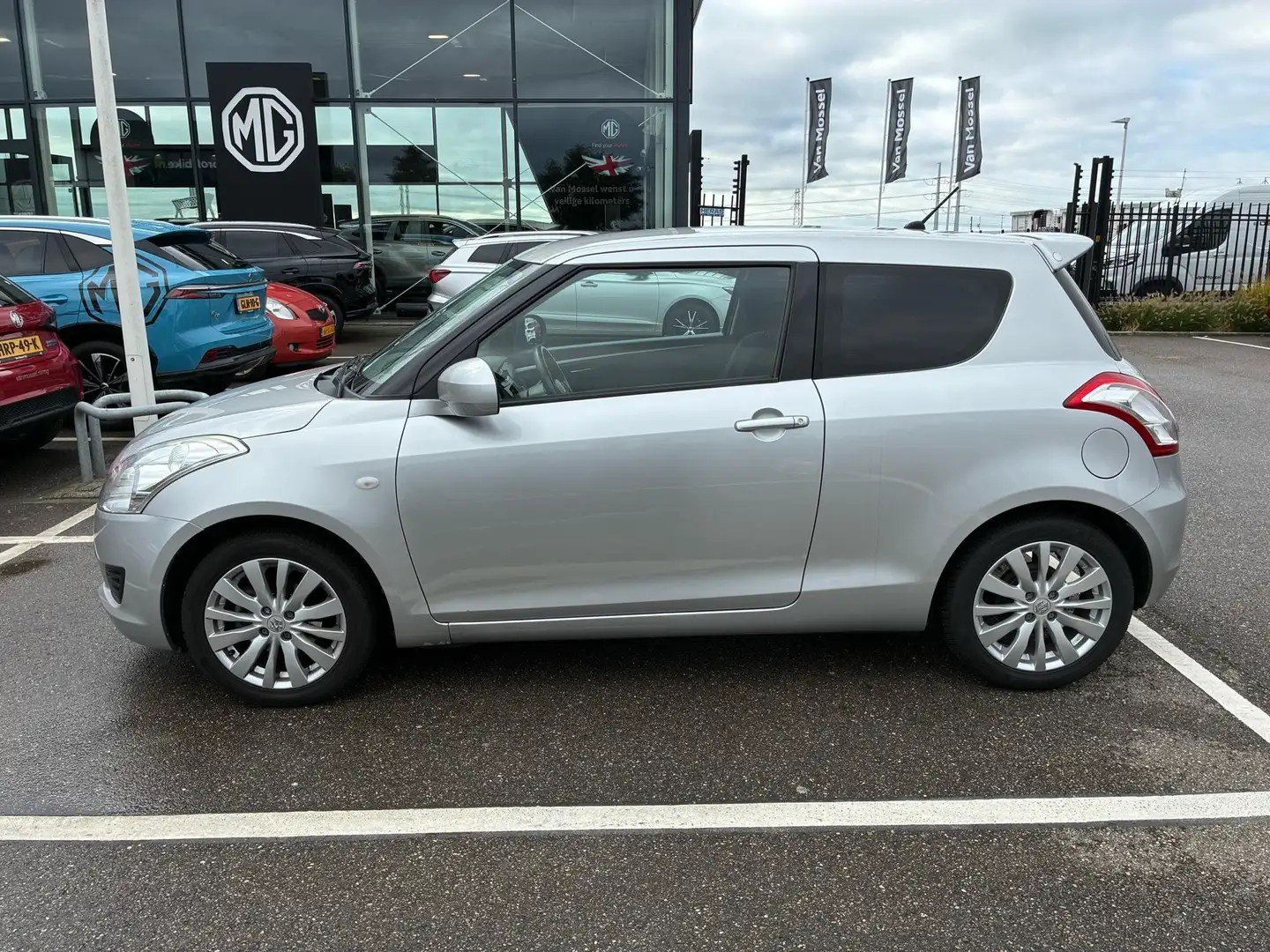 Suzuki Swift 1.2 Bandit EASSS Grijs - 2