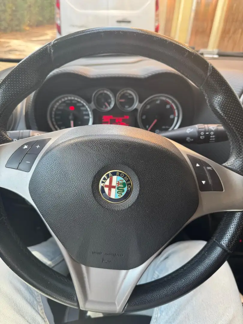 Alfa Romeo MiTo MiTo 1.3 jtdm(2) Distinctive s Nero - 2