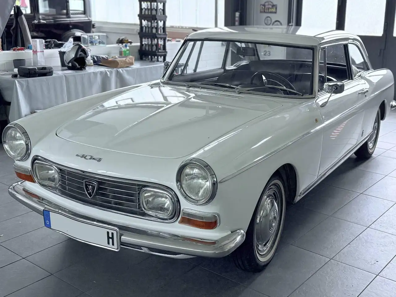Peugeot 404 Coupe, foto 1