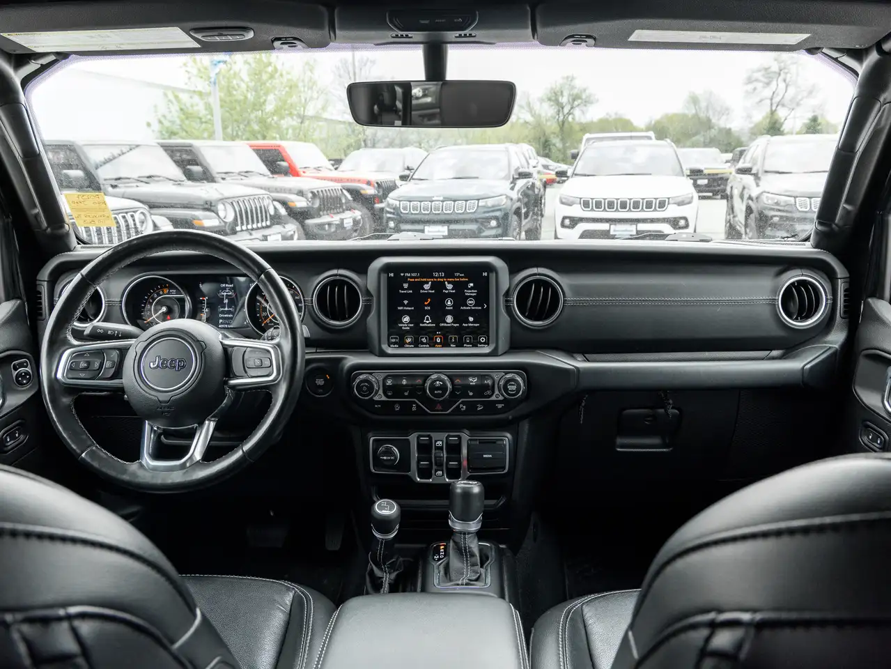 Jeep Wrangler снимка Jeep Wrangler