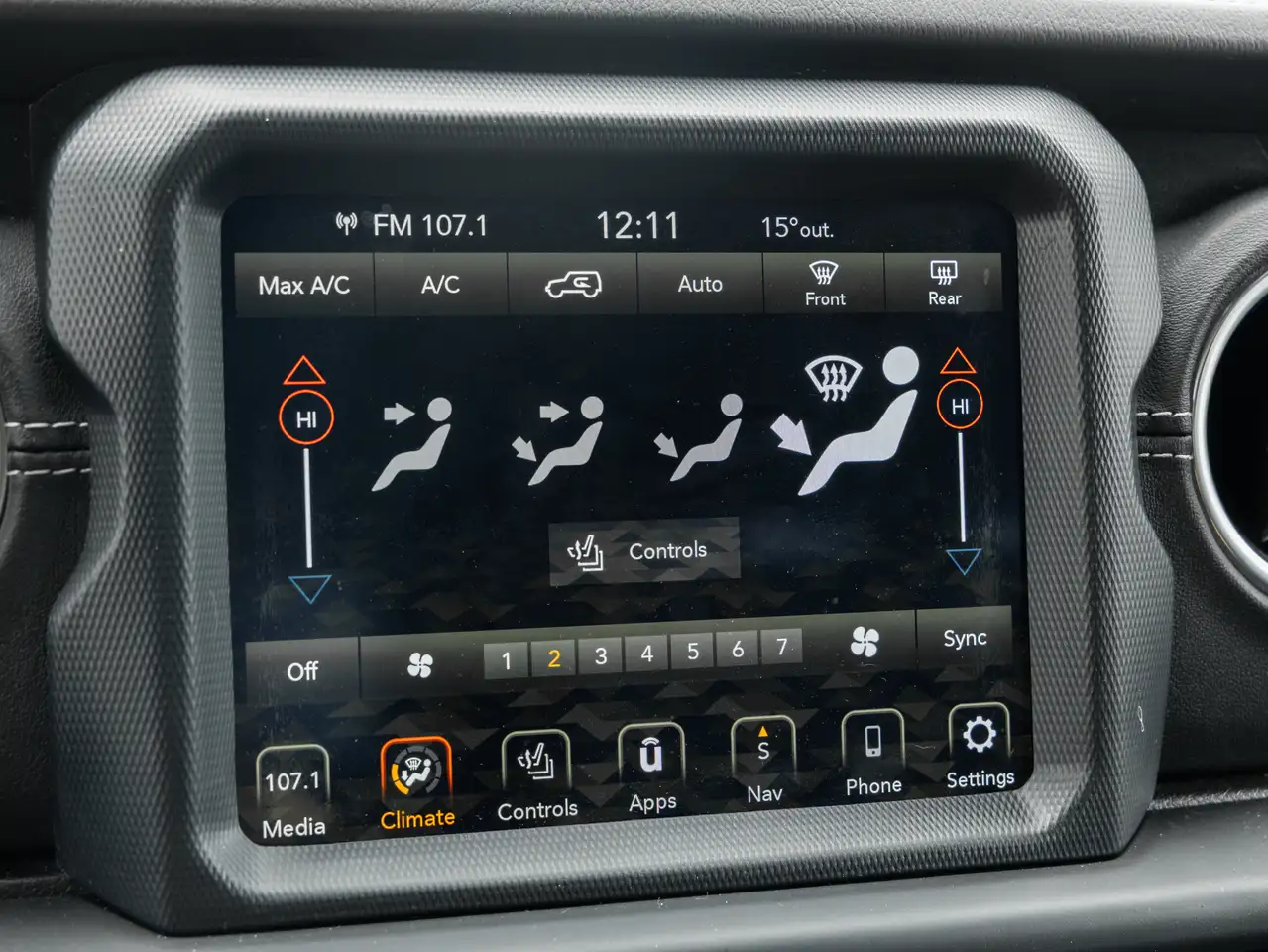 Jeep Wrangler снимка Jeep Wrangler
