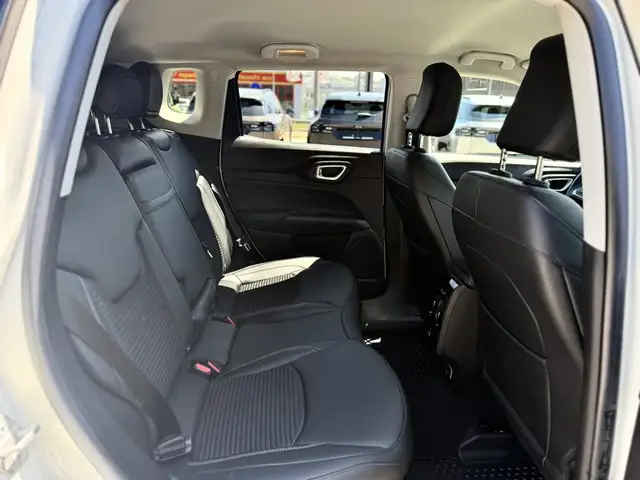 Jeep Compass view 11