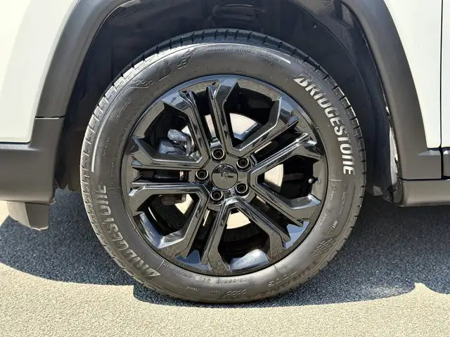 Jeep Compass view 5