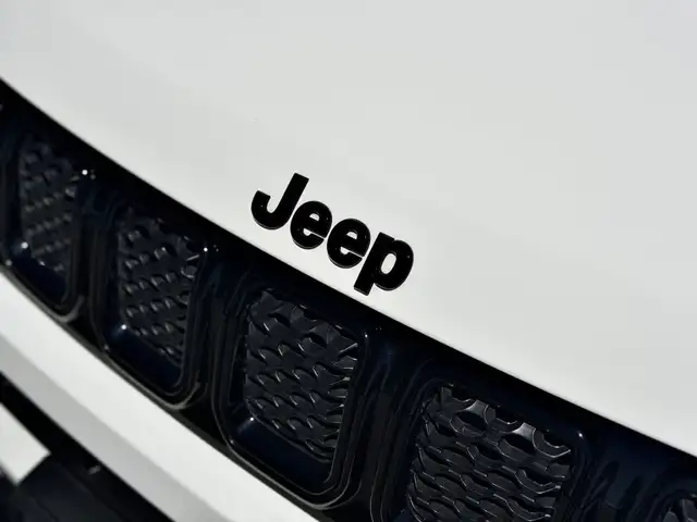 Jeep Compass view 3
