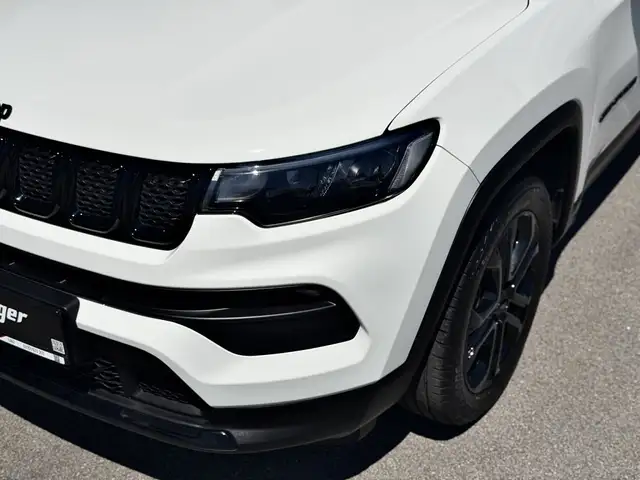 Jeep Compass view 4