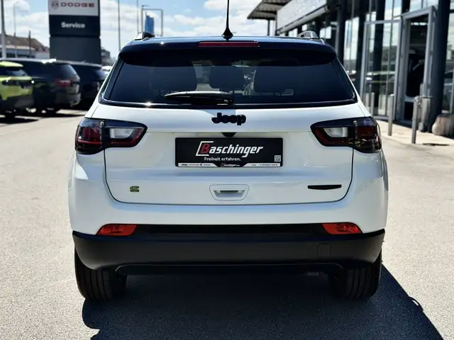 Jeep Compass view 7