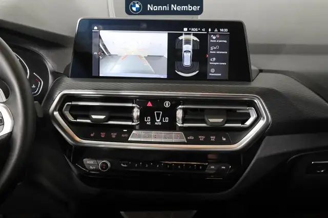 BMW X3 view 12