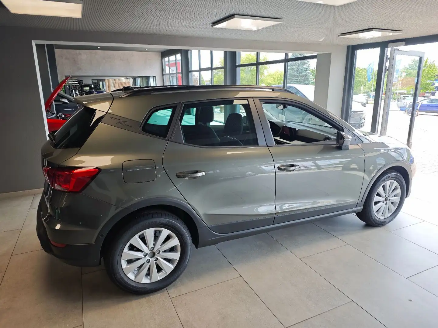SEAT Arona Road Edition 1.0 TSI DSG Gri - 2