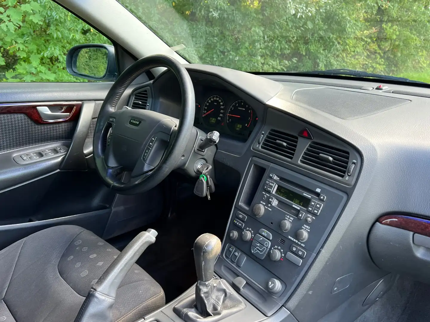 Volvo V70 2.4 Comfort Line | LPG + Cruise + Airco Сірий - 2