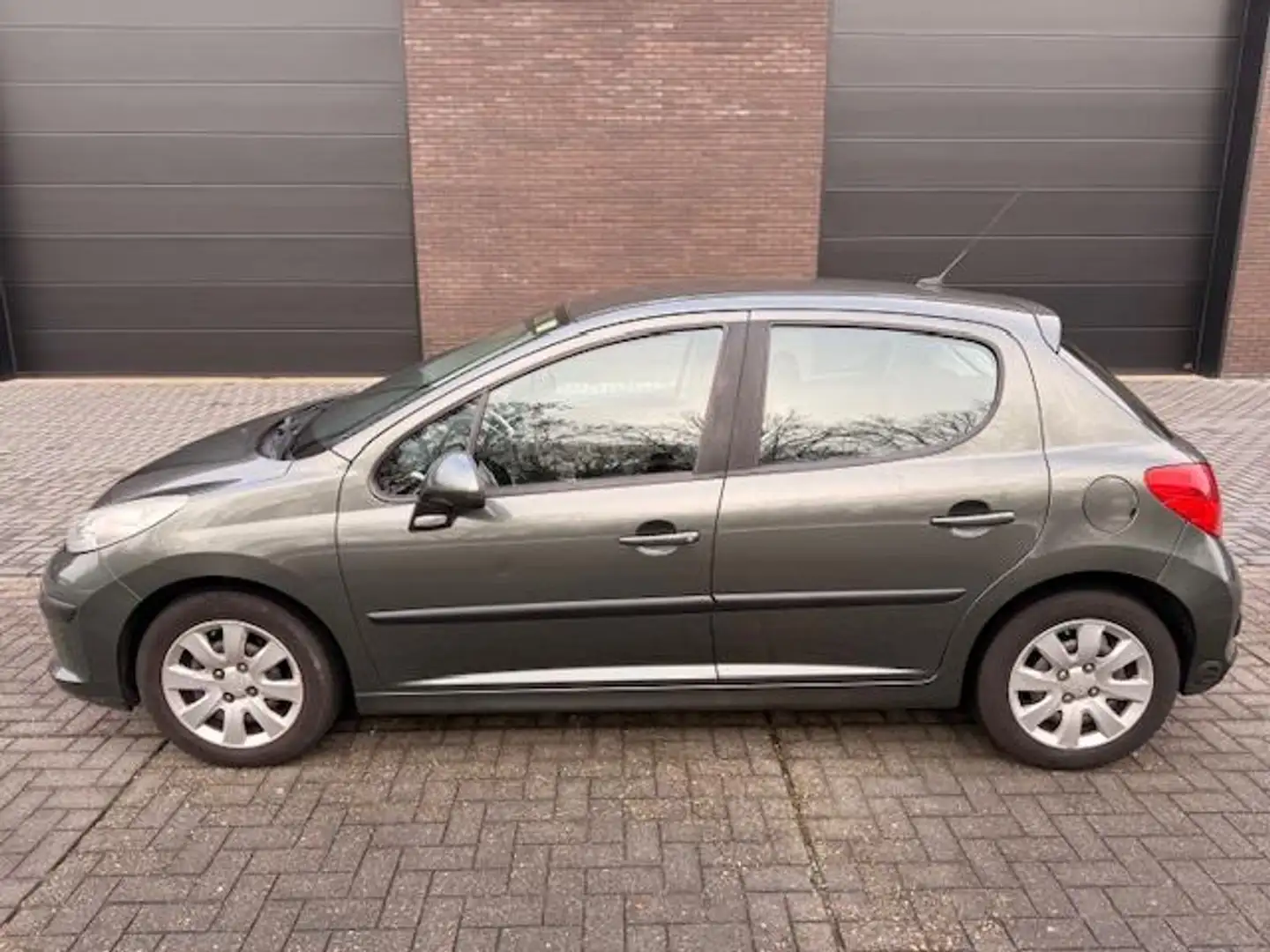 Peugeot 207 1.4 VTi Cool 'n Blue | GAS/LPG/ |5 DEURS| AIRCO|CR Grau - 2