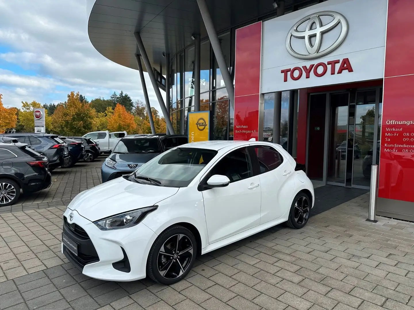 Toyota Yaris 1.0 Benziner, Comfort, Alufelgen 17",KLIMA Weiß - 2