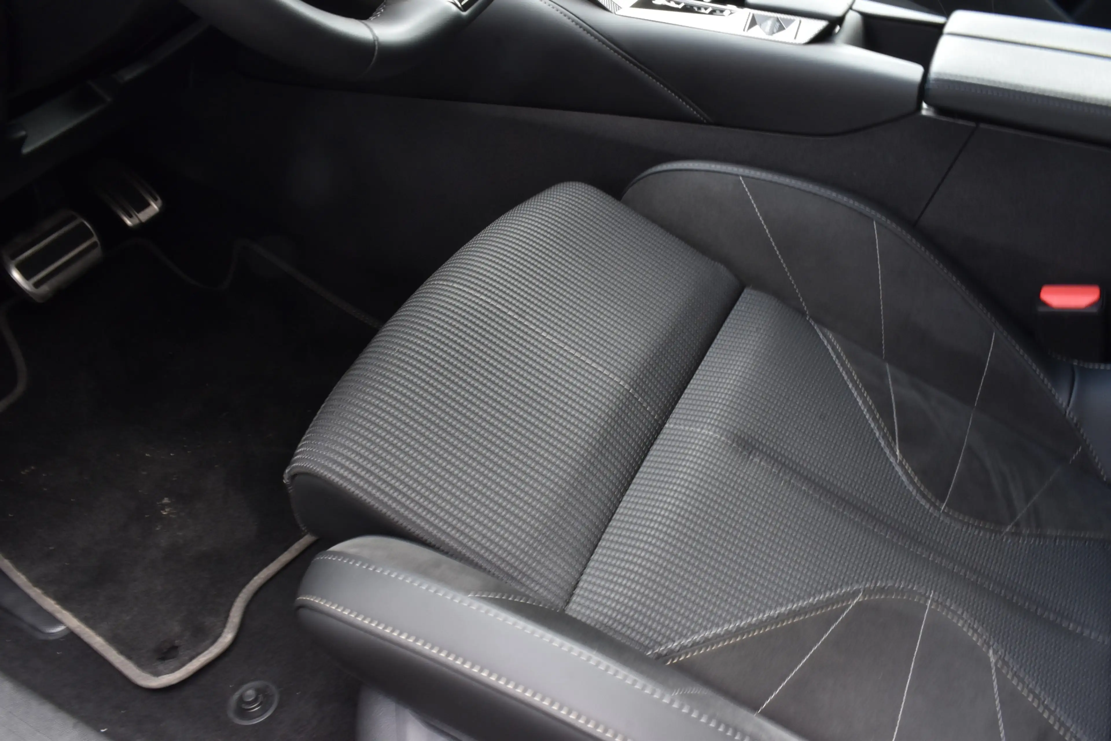 DS Automobiles DS 4 Hybrid 136 DCS-6 Étoile Alcantara | Navi | Airco | — photo 17