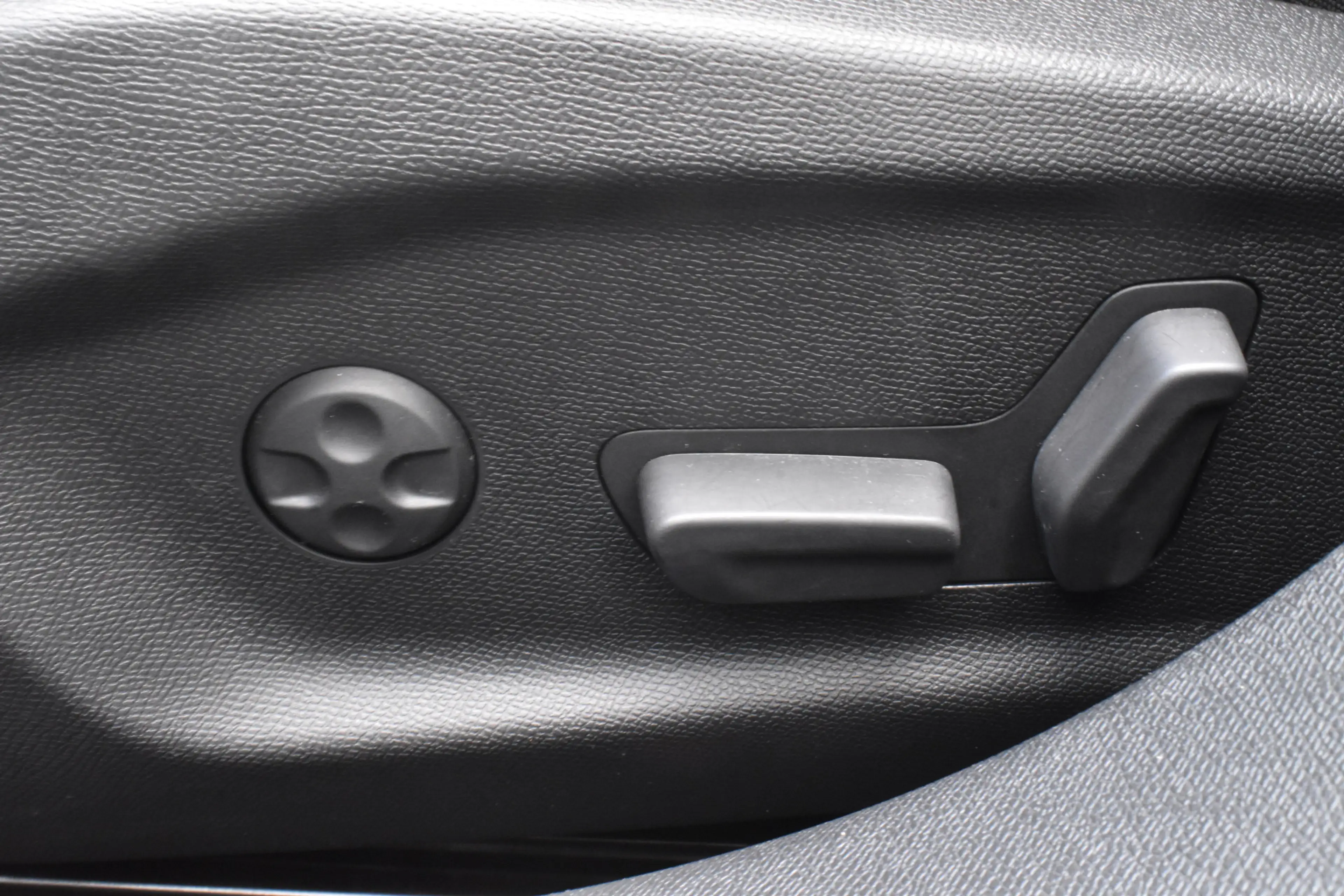DS Automobiles DS 4 Hybrid 136 DCS-6 Étoile Alcantara | Navi | Airco | — photo 18
