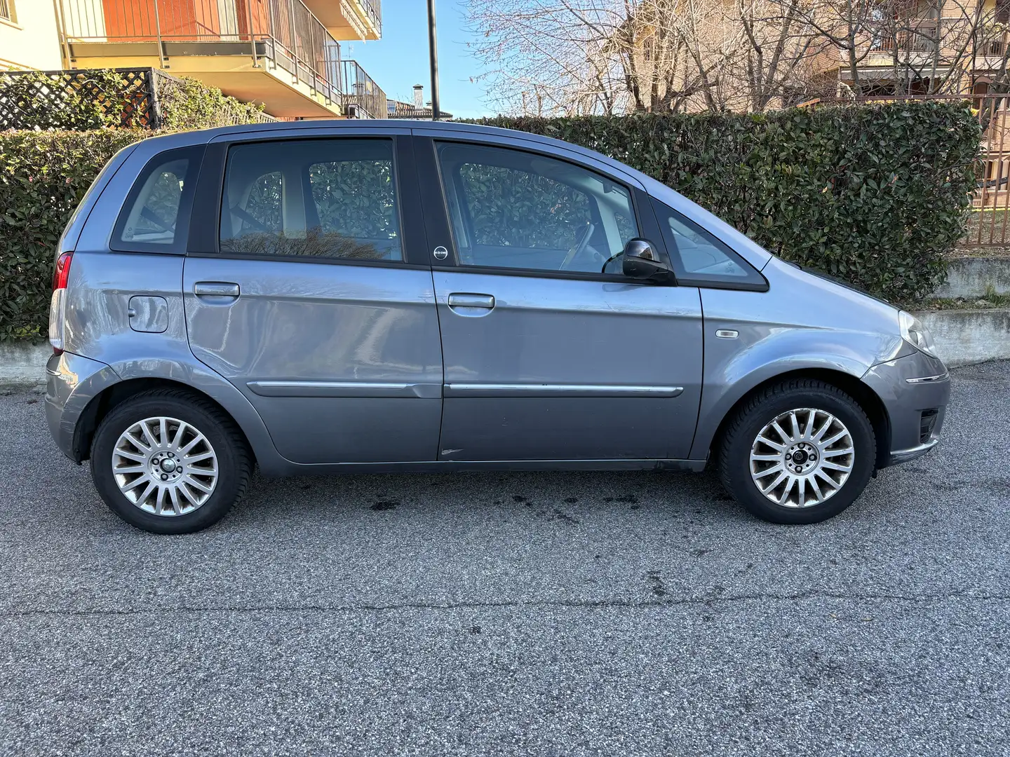 Lancia MUSA 1.4 8v Oro ecochic Gpl Grigio - 2