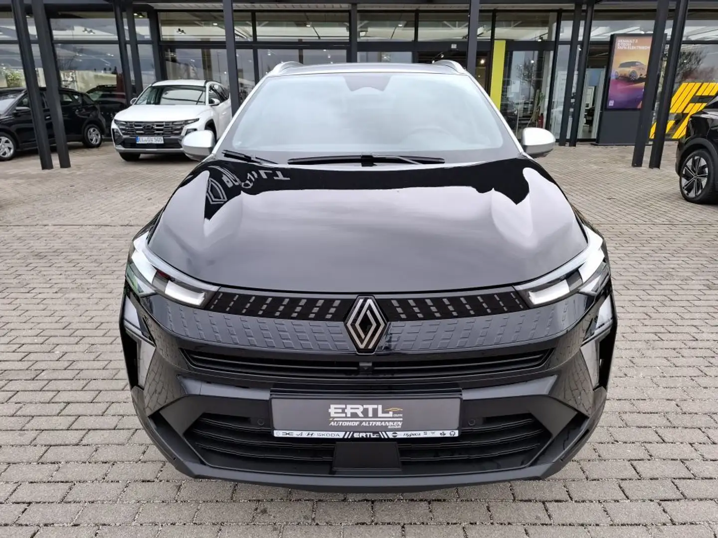 Renault Captur Techno Mild Hybrid 160 EDC Grau - 2