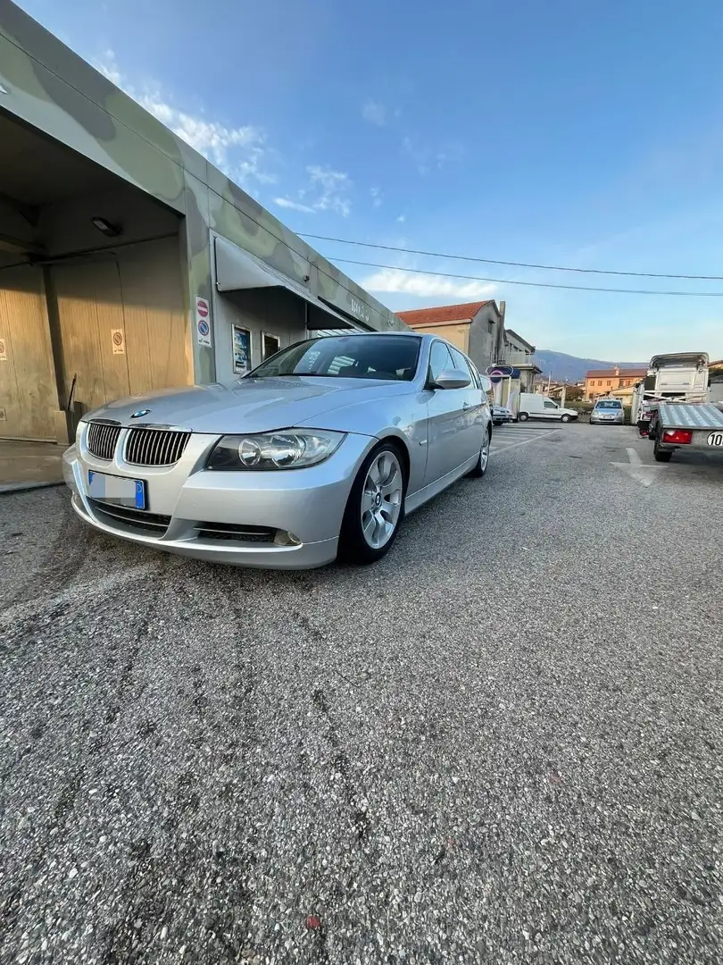 BMW 330 330d Touring Msport - 1