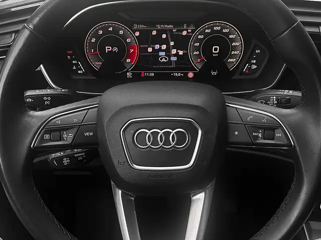 Audi Q3 view 13