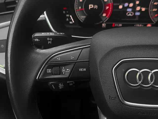 Audi Q3 view 11