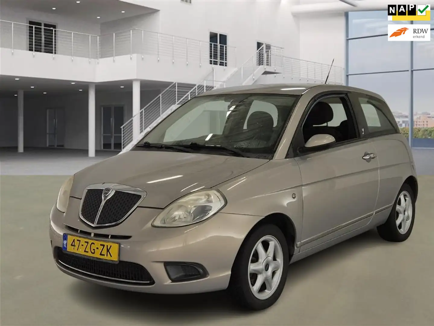 Lancia Ypsilon 1.2 Oro/AIRCO/ELECRAMEN VOOR/TREKHAAK Beige - 1