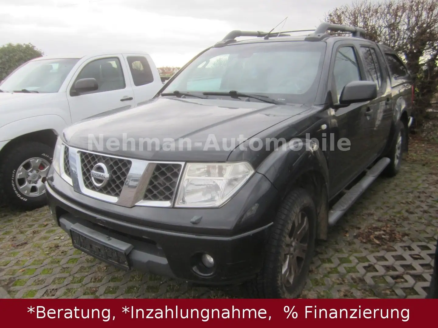 Nissan Navara Pickup Double Cab LE 4X4 Zwart - 1