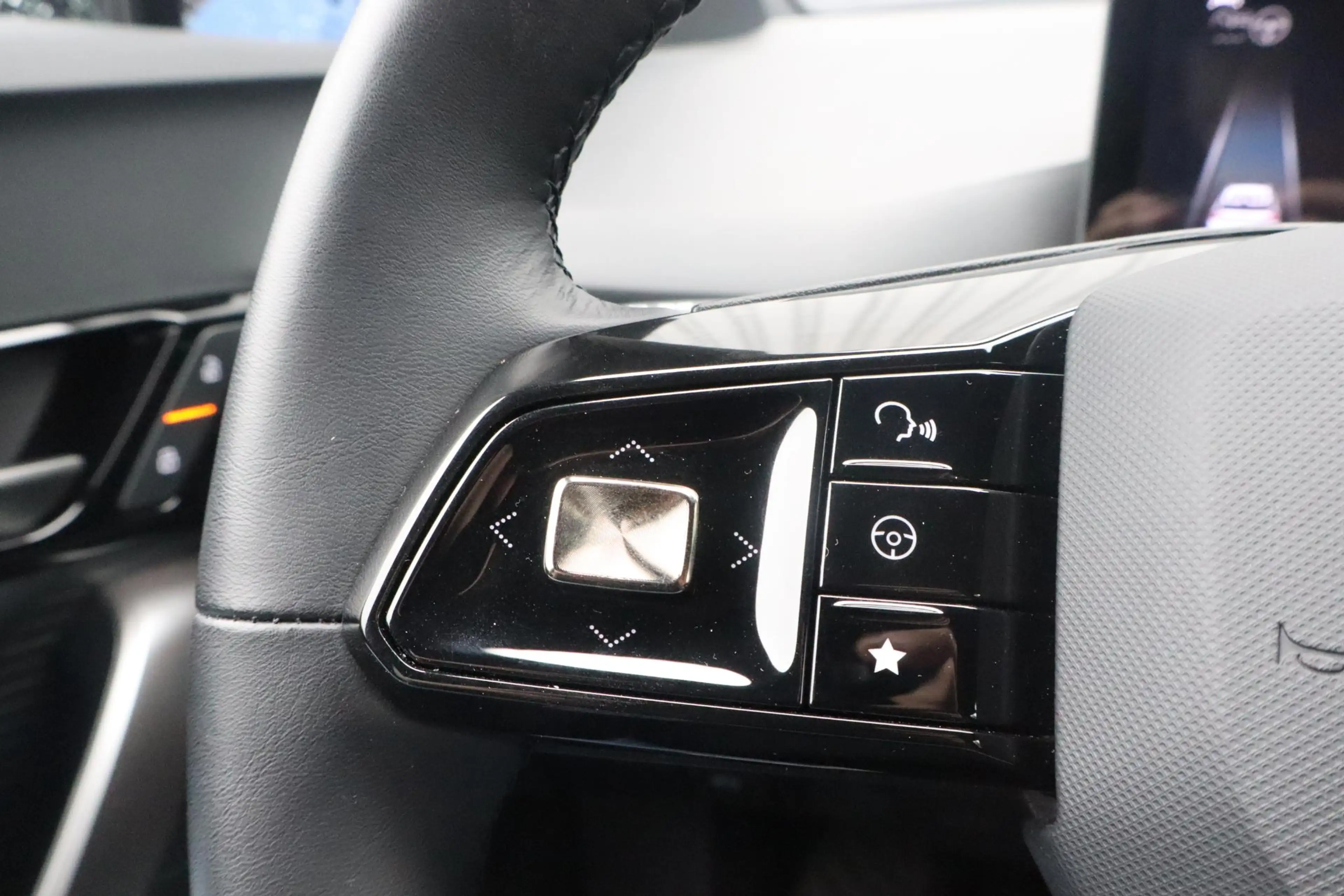 MG MG4 Electric Luxury 64 kWh | SOH 96,3% | Long range | — photo 22
