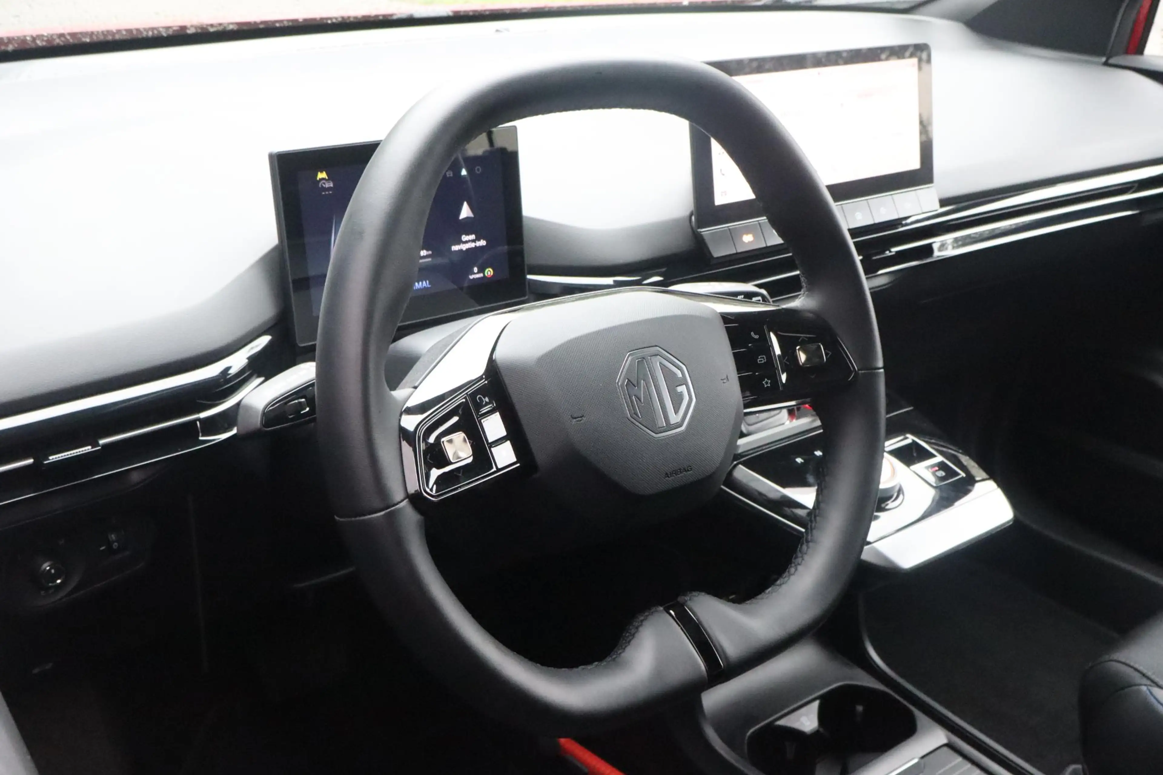 MG MG4 Electric Luxury 64 kWh | SOH 96,3% | Long range | — photo 27
