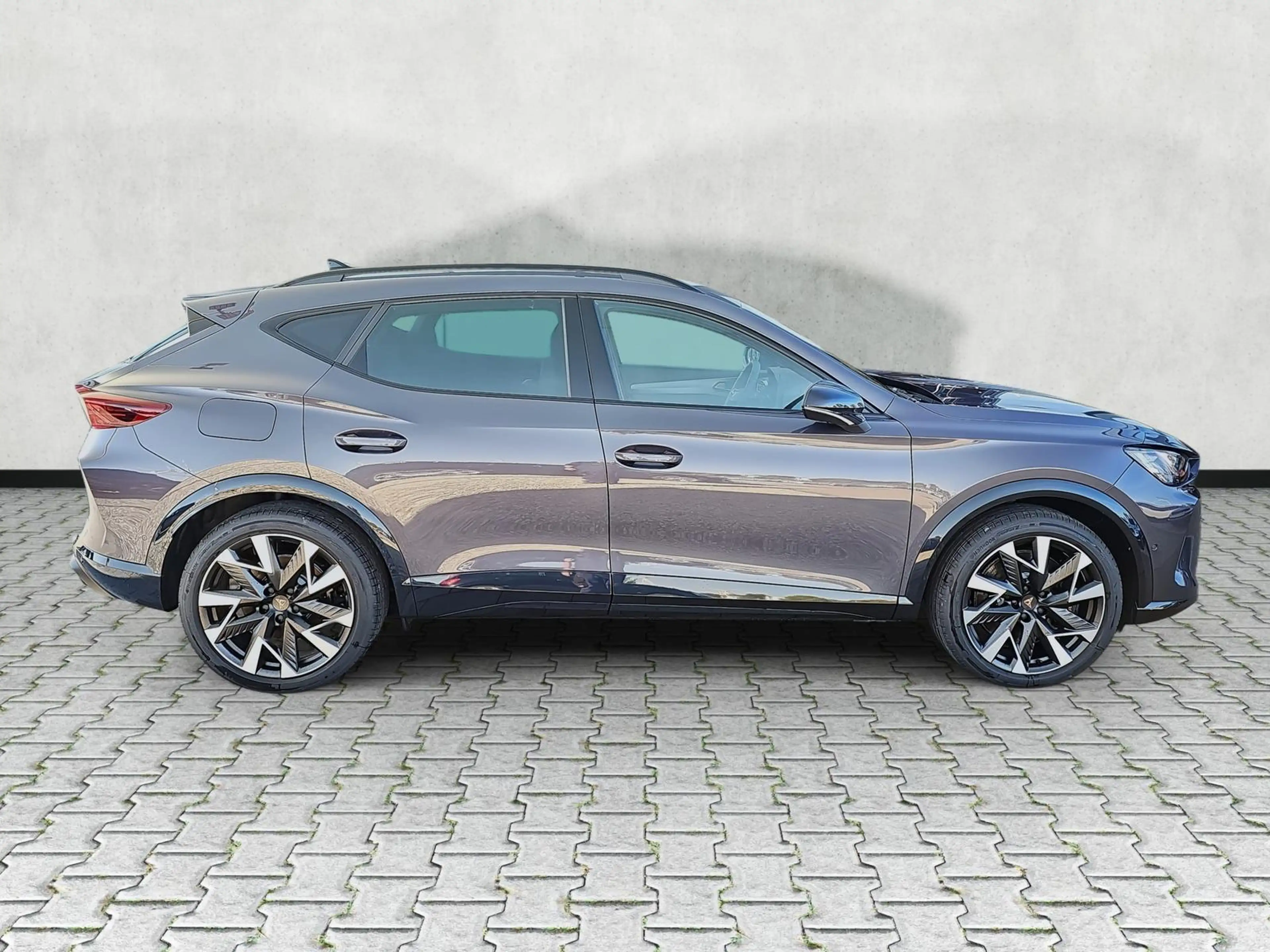 CUPRA Formentor VZ 2.0 TSI 245 kW 4Drive DSG 5JGar Matrix AHK 2... — photo 8