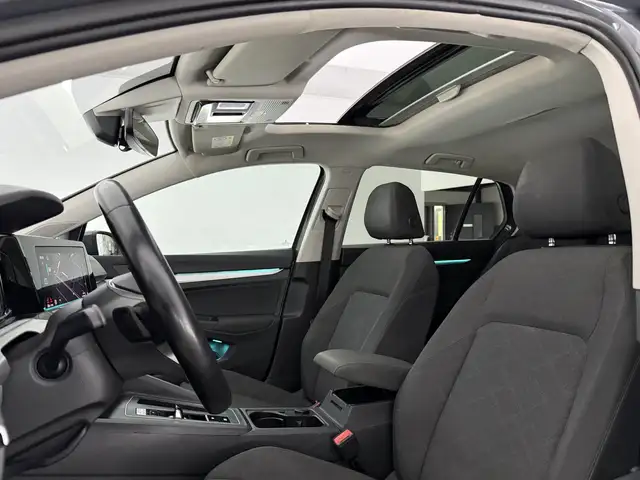 Volkswagen Golf view 4