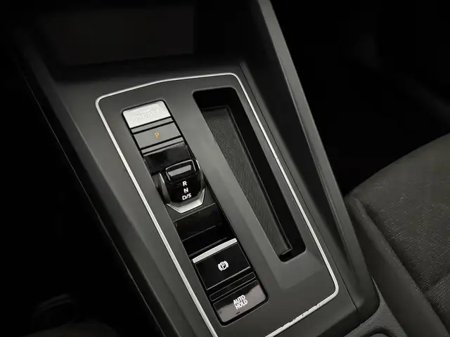 Volkswagen Golf view 25