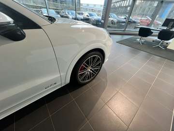 GTS Coupe Tiptronic S