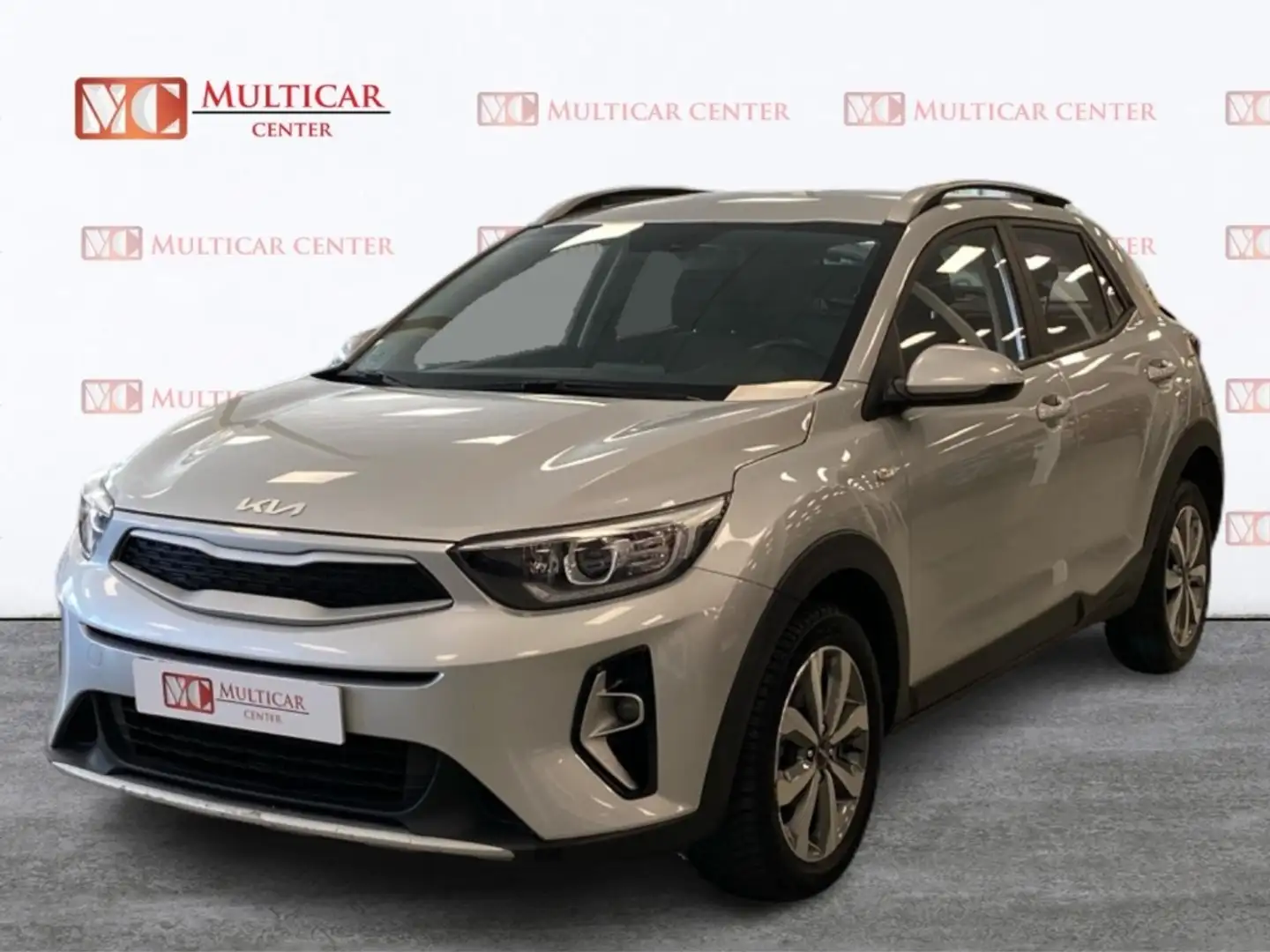 Kia Stonic 1.2 DPi Drive Plateado - 1