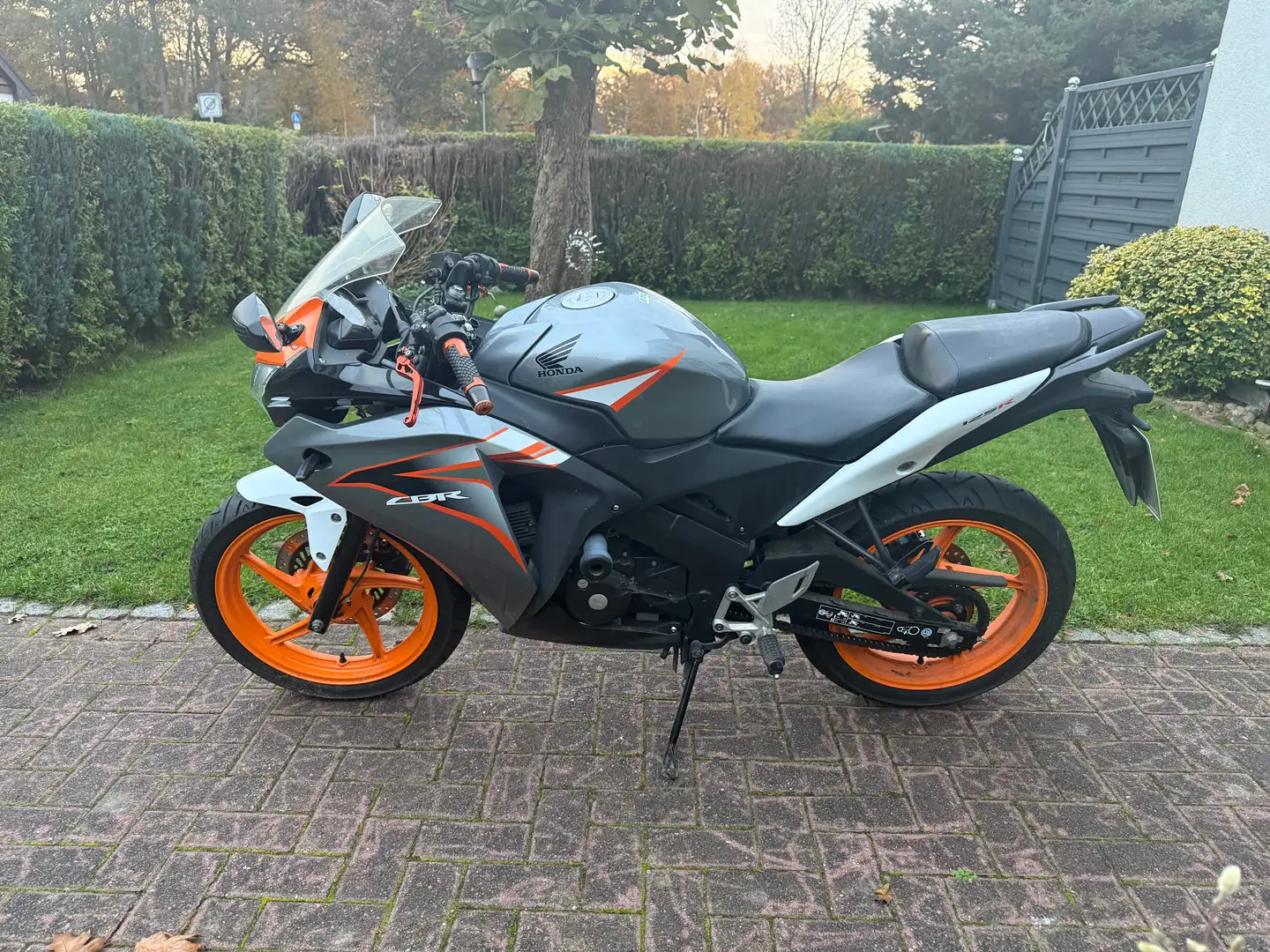 Honda CBR 125 Naranja - 2